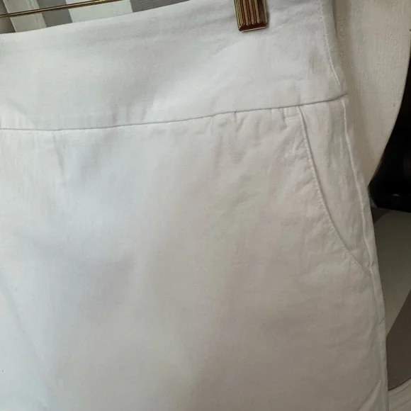 White Mini Skirt / Skort -10 - Picture 2 of 5